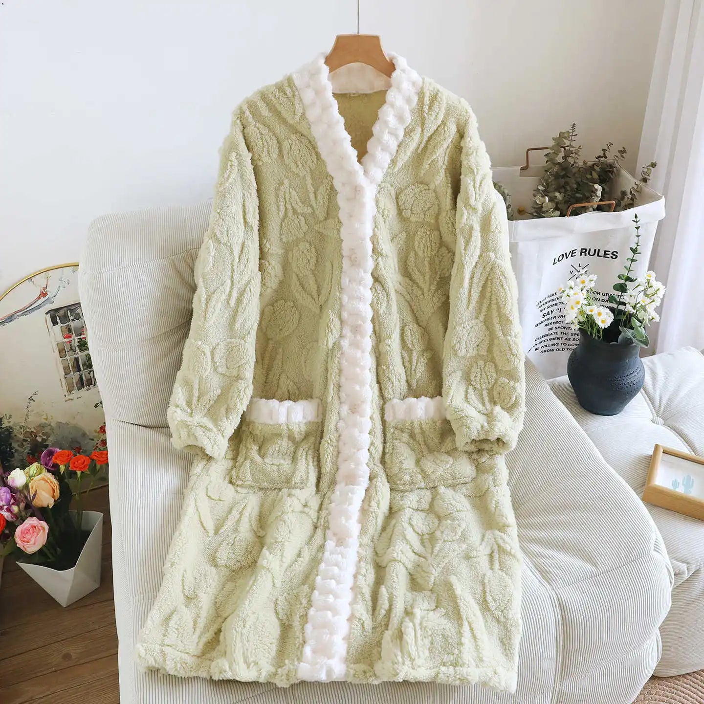 2025 autumn and winter women's nightgown flannel V-neck flower tulip plus velvet cardigan nightgown nightgown sleepwear women