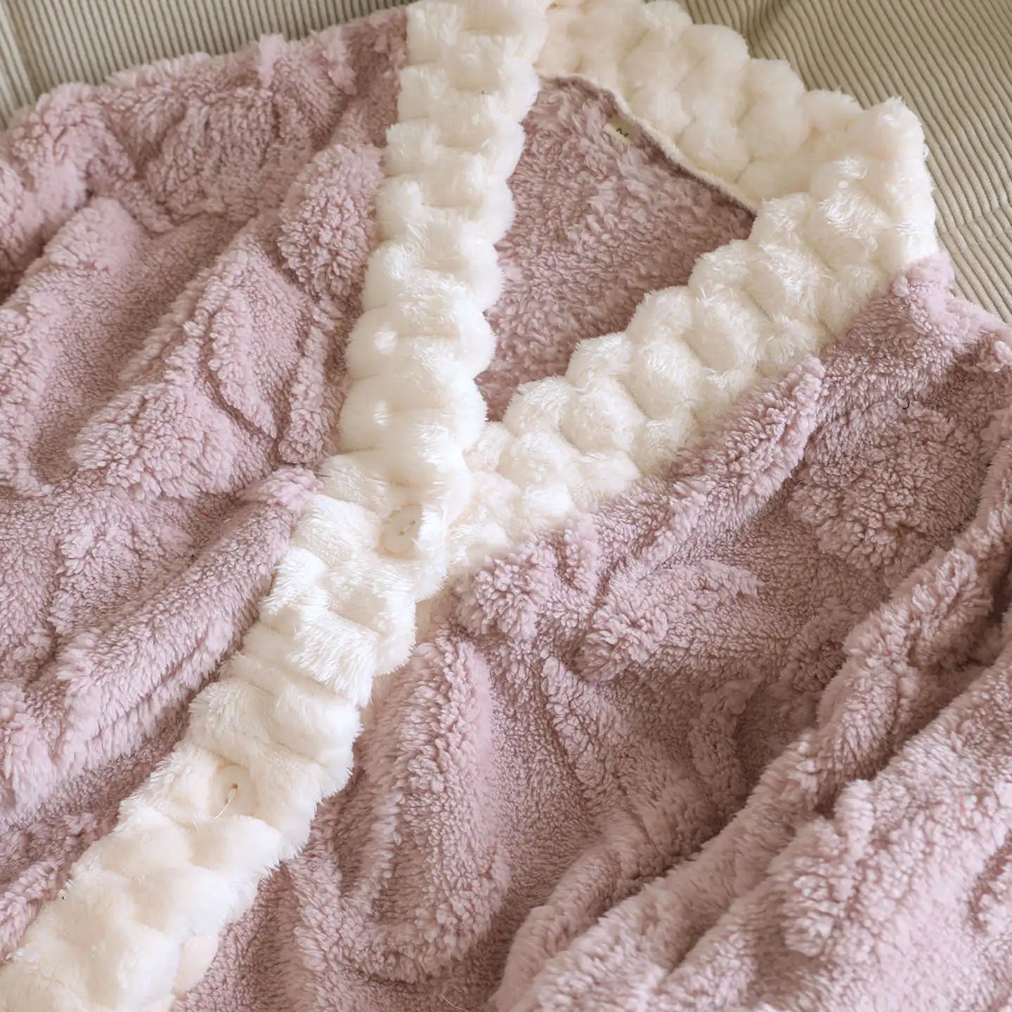 2025 autumn and winter women's nightgown flannel V-neck flower tulip plus velvet cardigan nightgown nightgown sleepwear women