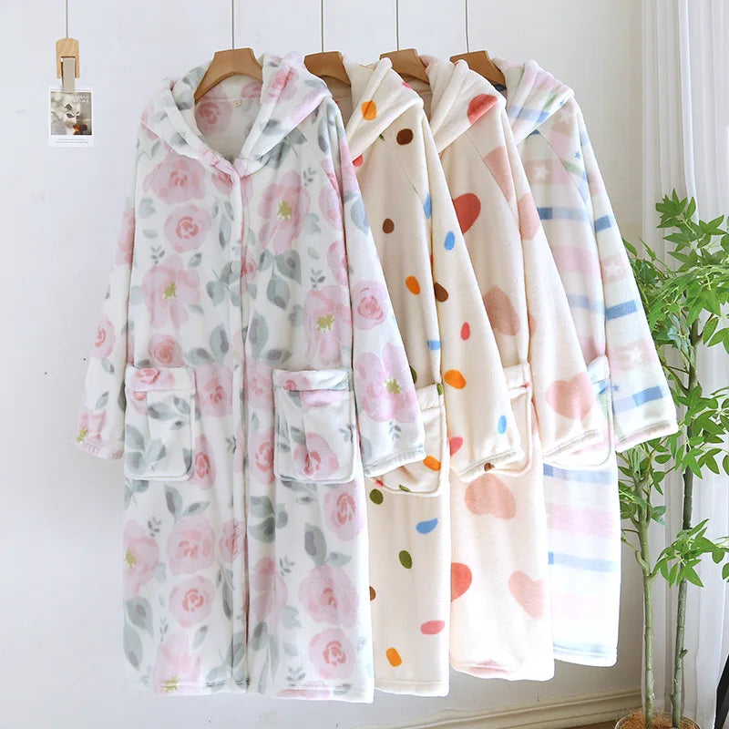 2025 Winter New Flannel Sleeping Robe Women's Bathrobe Long Thickened Velvet Cute Sweet Hooded Home Robe Sleepwear Ladies
