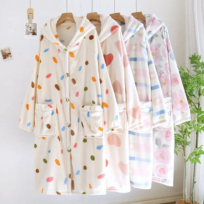 2025 Winter New Flannel Sleeping Robe Women's Bathrobe Long Thickened Velvet Cute Sweet Hooded Home Robe Sleepwear Ladies