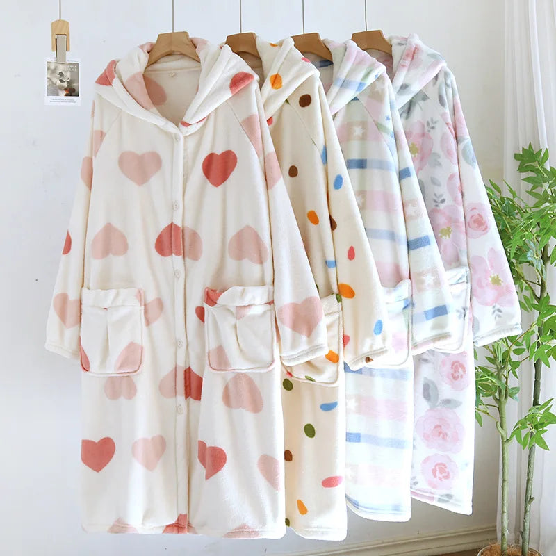 2025 Winter New Flannel Sleeping Robe Women's Bathrobe Long Thickened Velvet Cute Sweet Hooded Home Robe Sleepwear Ladies